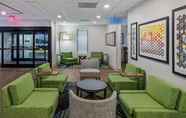 Lobby 2 Holiday Inn Express ATLANTA AIRPORT-COLLEGE PARK, an IHG Hotel