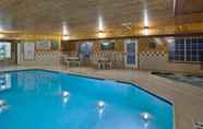 Swimming Pool 4 Holiday Inn Express & Suites JACKSON, an IHG Hotel