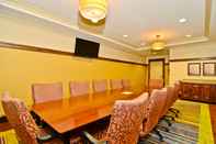 ห้องประชุม Holiday Inn Express & Suites WILLISTON, an IHG Hotel