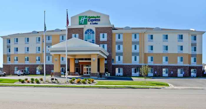 ภายนอกอาคาร Holiday Inn Express & Suites WILLISTON, an IHG Hotel