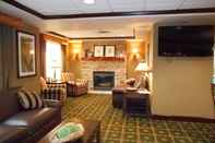 Lobi Holiday Inn Express HOCKING HILLS-LOGAN, an IHG Hotel