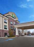 EXTERIOR_BUILDING Holiday Inn Express & Suites Washington - Meadow Lands, an IHG Hotel