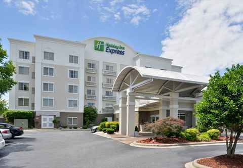 Exterior Holiday Inn Express & Suites MOORESVILLE - LAKE NORMAN, an IHG Hotel