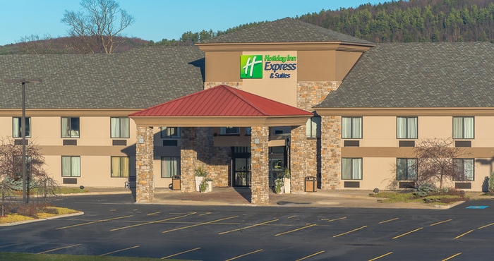 Exterior Holiday Inn Express & Suites COOPERSTOWN, an IHG Hotel