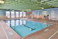 Swimming Pool Holiday Inn Express ROCHESTER - UNIVERSITY AREA, an IHG Hotel