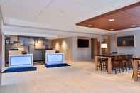 Lobby Holiday Inn Express ROCHESTER - UNIVERSITY AREA, an IHG Hotel