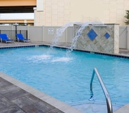 Hồ bơi 3 Holiday Inn Express & Suites TAMPA EAST - YBOR CITY, an IHG Hotel