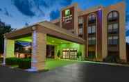 Exterior 5 Holiday Inn Express & Suites BENTONVILLE, an IHG Hotel