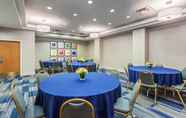 Functional Hall 5 Holiday Inn Express HAUPPAUGE-LONG ISLAND, an IHG Hotel