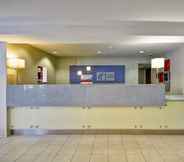 Lobby 3 Holiday Inn Express ROMULUS / DETROIT AIRPORT, an IHG Hotel