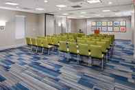 Functional Hall Holiday Inn Express ATLANTA AIRPORT-COLLEGE PARK, an IHG Hotel