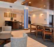 Lobby 2 Holiday Inn Express & Suites SOUTHGATE - DETROIT AREA, an IHG Hotel