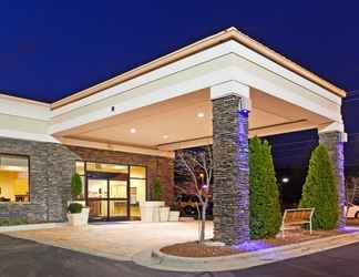 Exterior 2 Holiday Inn Express & Suites GREENSBORO-(I-40 @ WENDOVER), an IHG Hotel