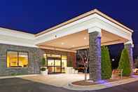 Luar Bangunan Holiday Inn Express & Suites GREENSBORO-(I-40 @ WENDOVER), an IHG Hotel