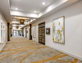 Lobby 2 Crowne Plaza Resort ASHEVILLE, an IHG Hotel