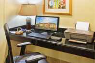 Functional Hall Holiday Inn Express PENDLETON, an IHG Hotel