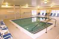 Swimming Pool Holiday Inn GRAND RAPIDS - AIRPORT, an IHG Hotel