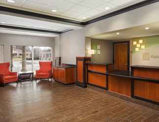 Lobi 2 Holiday Inn GRAND RAPIDS - AIRPORT, an IHG Hotel