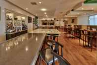 Bar, Kafe, dan Lounge Holiday Inn ROSWELL, an IHG Hotel