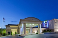 ภายนอกอาคาร Holiday Inn Express & Suites CHRISTIANSBURG, an IHG Hotel