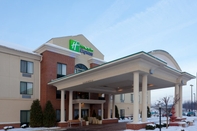 Exterior Holiday Inn Express LORDSTOWN-NEWTON FALLS/WARREN, an IHG Hotel