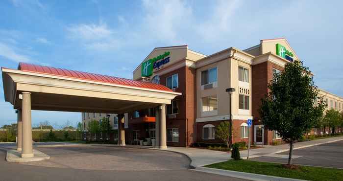 ภายนอกอาคาร Holiday Inn Express & Suites DETROIT - FARMINGTON HILLS, an IHG Hotel