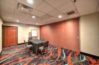 Functional Hall Holiday Inn Express & Suites MANTECA CITY CENTER, an IHG Hotel