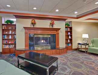 Lobby 2 Holiday Inn Express SAULT STE. MARIE, an IHG Hotel