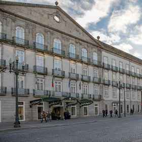 View from the property the clerigos church1InterContinental Hotels PORTO - PALACIO DAS CARDOSAS by IHG, an IHG Hotel,波尔图飯店