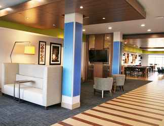 Lobby 2 Holiday Inn Express & Suites CLARION, an IHG Hotel