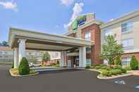 Exterior Holiday Inn Express & Suites PARKERSBURG - MINERAL WELLS, an IHG Hotel