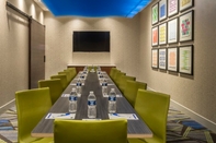 ห้องประชุม Holiday Inn Express & Suites MEDINA, an IHG Hotel