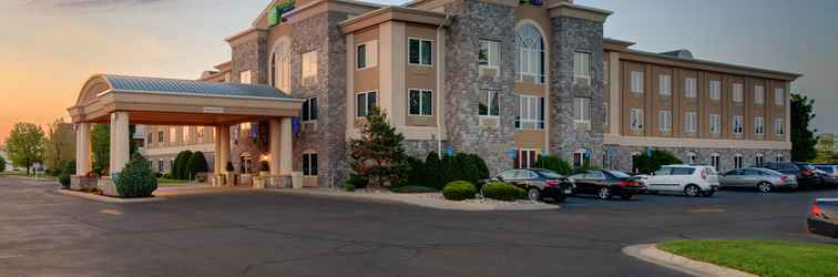 Exterior Holiday Inn Express & Suites SAGINAW, an IHG Hotel