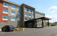 Exterior 7 Holiday Inn Express & Suites HENDERSONVILLE SE - FLAT ROCK, an IHG Hotel