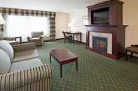 Common Space Holiday Inn CONFERENCE CTR MARSHFIELD, an IHG Hotel