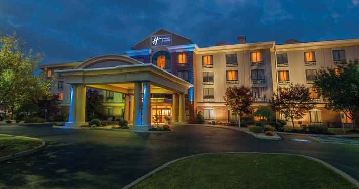 Bangunan Holiday Inn Express & Suites BUFFALO-AIRPORT, an IHG Hotel