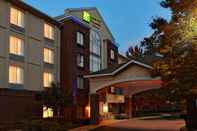 Exterior Holiday Inn Express & Suites RICHMOND-BRANDERMILL-HULL ST., an IHG Hotel