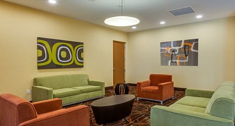 로비 2 Holiday Inn Express & Suites FORT LAUDERDALE AIRPORT SOUTH by IHG, an IHG Hotel