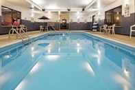 Swimming Pool Holiday Inn Express & Suites LANCASTER, an IHG Hotel