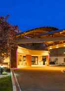 EXTERIOR_BUILDING Holiday Inn Express MILWAUKEE-WEST MEDICAL CENTER, an IHG Hotel