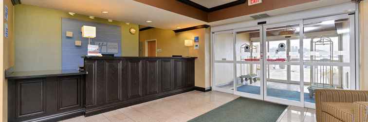 Lobi Holiday Inn Express & Suites CHARLOTTE, an IHG Hotel