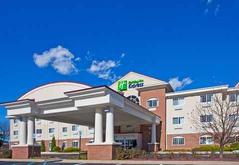 Exterior Holiday Inn Express & Suites CHARLOTTE, an IHG Hotel