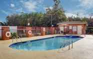 Swimming Pool 3 Holiday Inn Express SAVANNAH S I95 - RICHMOND HILL, an IHG Hotel