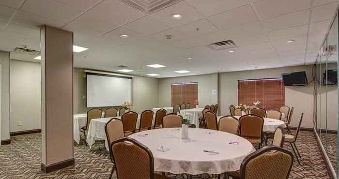 Functional Hall Holiday Inn Express SAVANNAH S I95 - RICHMOND HILL, an IHG Hotel