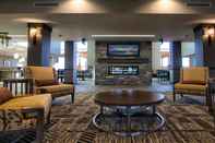 Lobi Staybridge Suites MARQUETTE, an IHG Hotel