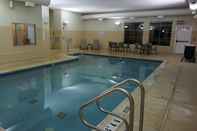 Swimming Pool Holiday Inn Express & Suites GIBSON, an IHG Hotel