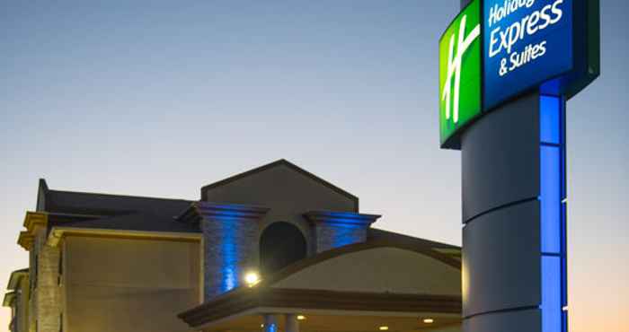 Exterior Holiday Inn Express & Suites WAUSEON, an IHG Hotel