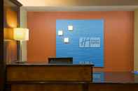 Lobby Holiday Inn Express & Suites WAUSEON, an IHG Hotel