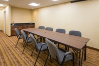 ห้องประชุม Holiday Inn Express & Suites WAUSEON, an IHG Hotel