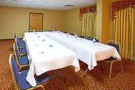 Functional Hall Holiday Inn Express VERO BEACH-WEST (I-95), an IHG Hotel